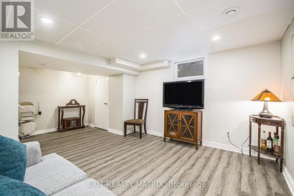 30 Glen Park Drive, Ottawa, Ontario K1B 3Z2 (28740334) - Image 35
